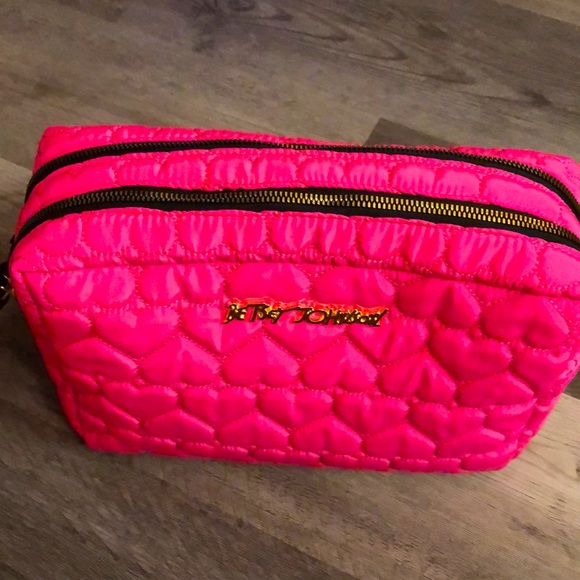 Betsey Johnson Hot Pink Quilted Heart Double Zip Cosmetic Case Makeup Bag NWT - Picture 12 of 16